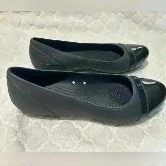 CROCS Womens Size 9 Black Cap Toe Ballet Flats Style 12300 Slip-On Casual Shoe - Picture 3 of 8